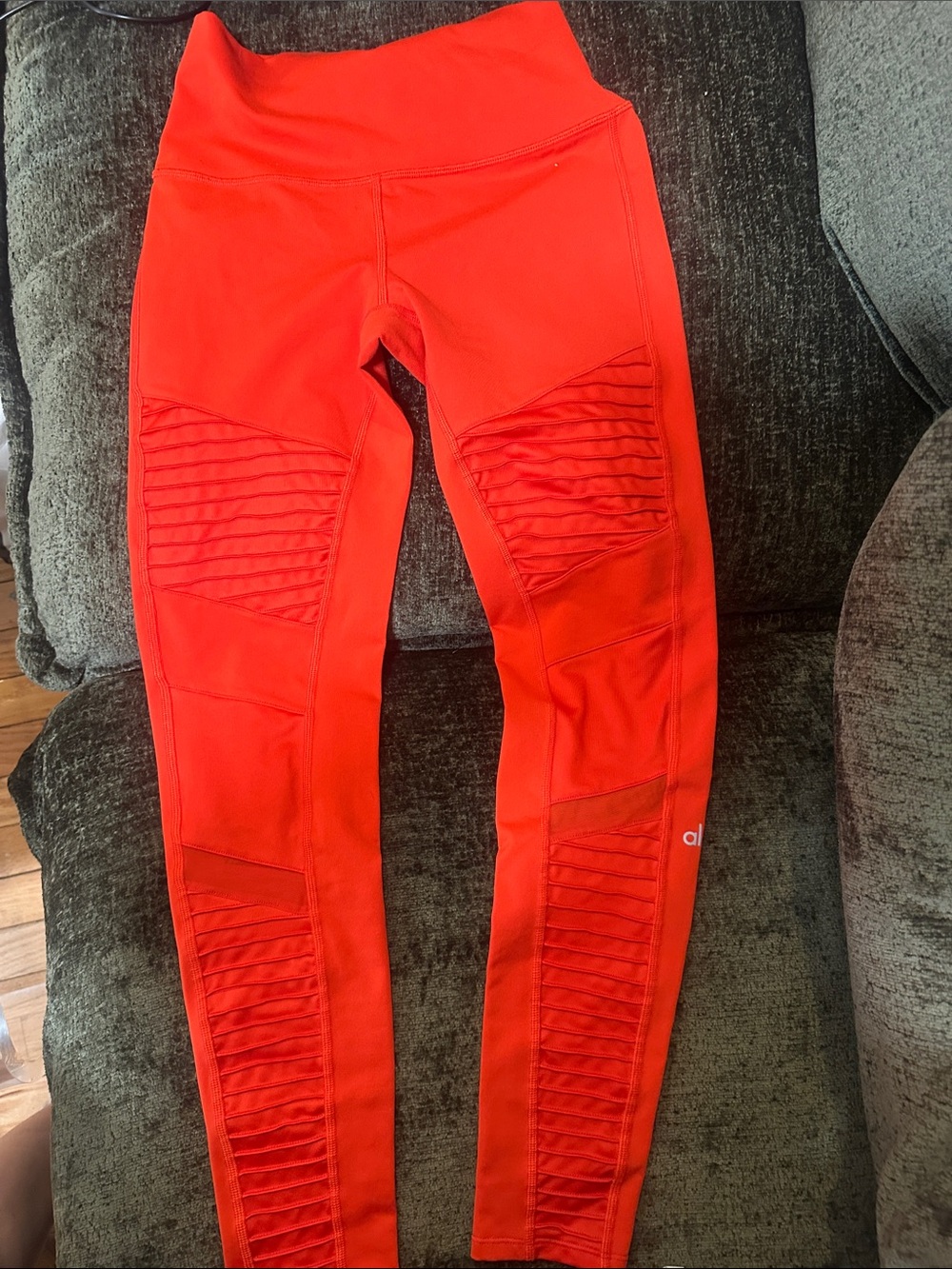 ALO YOGA red leggings